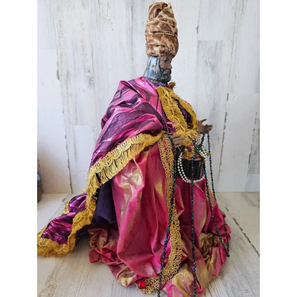 Vintage xmas dreams Crafter dreams paper mache Wiseman Nativity myrrh centerpiec